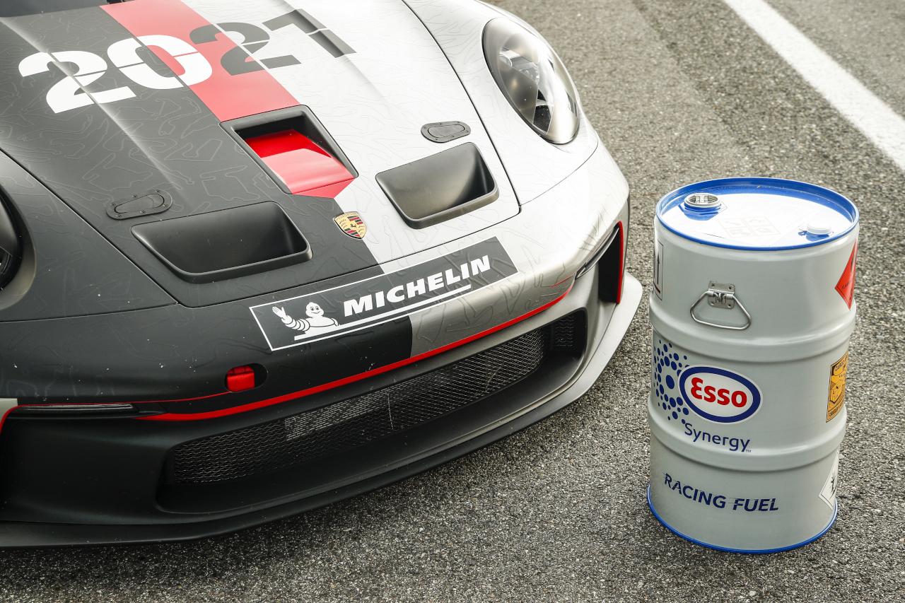 Porsche eFuel. Du carburant sans pétrole pour sauver le thermique !