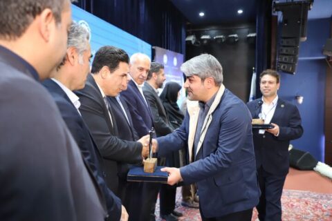 کسب رتبه دوم و تندیس نقرهای جشنواره روابط عمومیهای تجاری کشور توسط اتاق بازرگانی اهواز کسب رتبه دوم و تندیس نقرهای جشنواره روابط عمومیهای تجاری کشور توسط اتاق بازرگانی اهواز