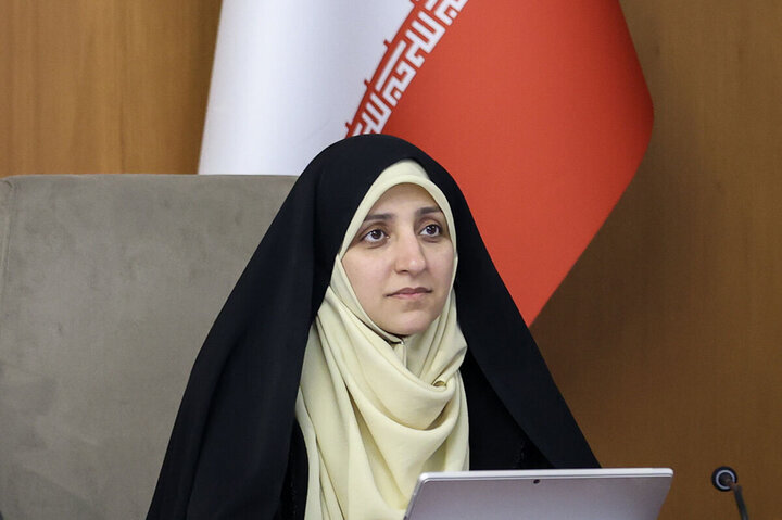 دولت چراغ سبز نشان داد؛ موتورسواری زنان یک قدم تا گواهینامه/ معاون رئیس‌جمهور: آموزش و گواهینامه موتور برای زنان کلید خورد