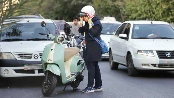 دولت چراغ سبز نشان داد؛ موتورسواری زنان یک قدم تا گواهینامه/ معاون رئیس‌جمهور: آموزش و گواهینامه موتور برای زنان کلید خورد