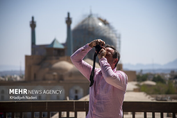 صدور ویزای نوروز برای گردشگران و تشکیل اداره هوش مصنوعی در وزارت میراث
