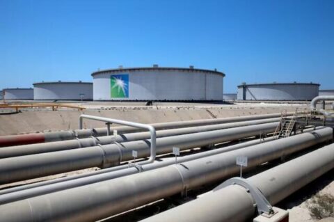 تصمیم شوکه‌کننده عربستان در بازار نفت / فروش فوری میلیون‌ها بشکه نفت همزمان با بحران تنگه هرمز