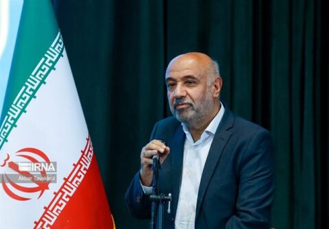 تولید بدون مشکل مواد غذایی در ایام جنگ به همت کارگران تولید بدون مشکل مواد غذایی در ایام جنگ به همت کارگران