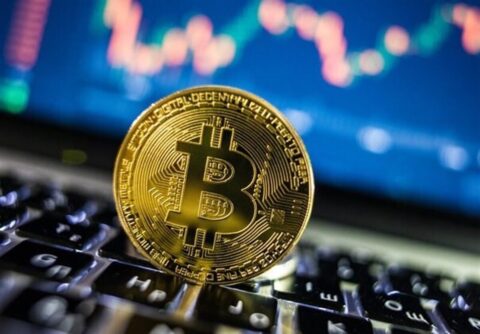 سقوط شدید بیت‌کوین/ سرمایه به سمت بازارهای امن‌تر سرازیر شد