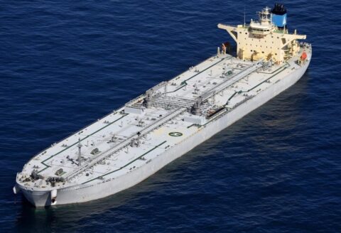 سی‌ان‌ان به نقل از یک مقام ایرانی / عبور محدود نفتکش‌ها بررسی می‌شود