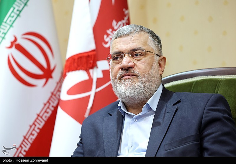 کمبودی در کالاهای اساسی و نان نداریم/فعالیت 386 جایگاه سوخت در تهران