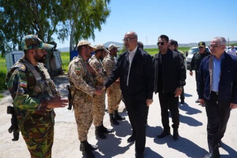 استاندار کرمانشاه: خدمت مرزداران مایه آرامش و امنیت مردم است