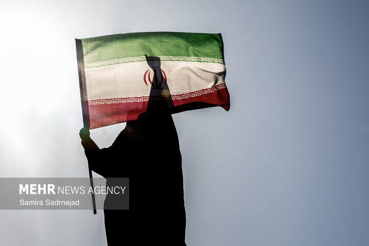 بازخوانی نقش بانوان از مبارزه با استعمار در هرمز تا مقاومت در خیابان