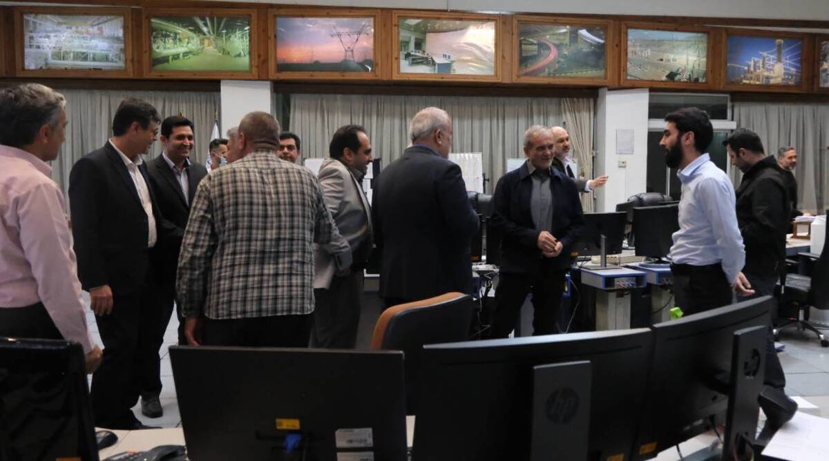 بازدید پزشکیان از وزارت نیرو و مدیریت شبکه برق