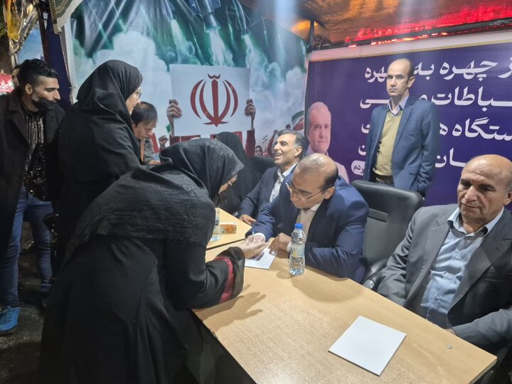 بررسی مطالبات و درخواست‌های مردم با حضور فرماندار خرم‌آباد