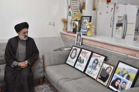 دیدار نماینده ولی‌فقیه در بنیاد شهید با خانواده شهدای جنگ رمضان