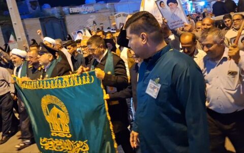 راهپیمایی باشکوه مردم گناوه با حضور خادمان رضوی