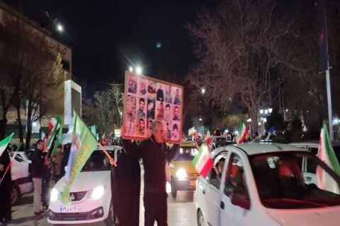 سلام خاص شهروند همدانی از خیابان‌ها به شهدای وطن
