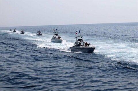 کارشناس نظامی روس: قایق‌های تندرو ایرانی برای آمریکا خطرناک هستند