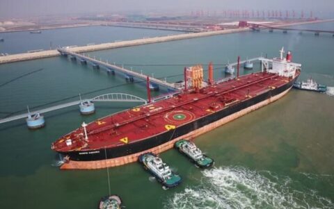 گزارش رویترز درمورد میزان فروش نفت در بندر فجیره امارات؛ پس از جنگ علیه ایران