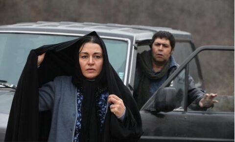 توقیف؛ از «خط قرمز» تا «خرس» / میراثی که از دهه شصت به جا ماند توقیف؛ از «خط قرمز» تا «خرس» / میراثی که از دهه شصت به جا ماند