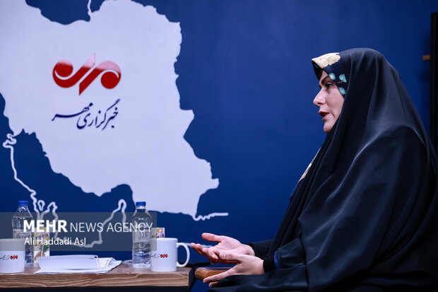 زن خانهدار؛ نیروی کار نامرئی که بیمه و امنیت اقتصادی ندارد زنان خانهدار؛ نیروی کار نامرئی که بیمه و امنیت اقتصادی ندارد