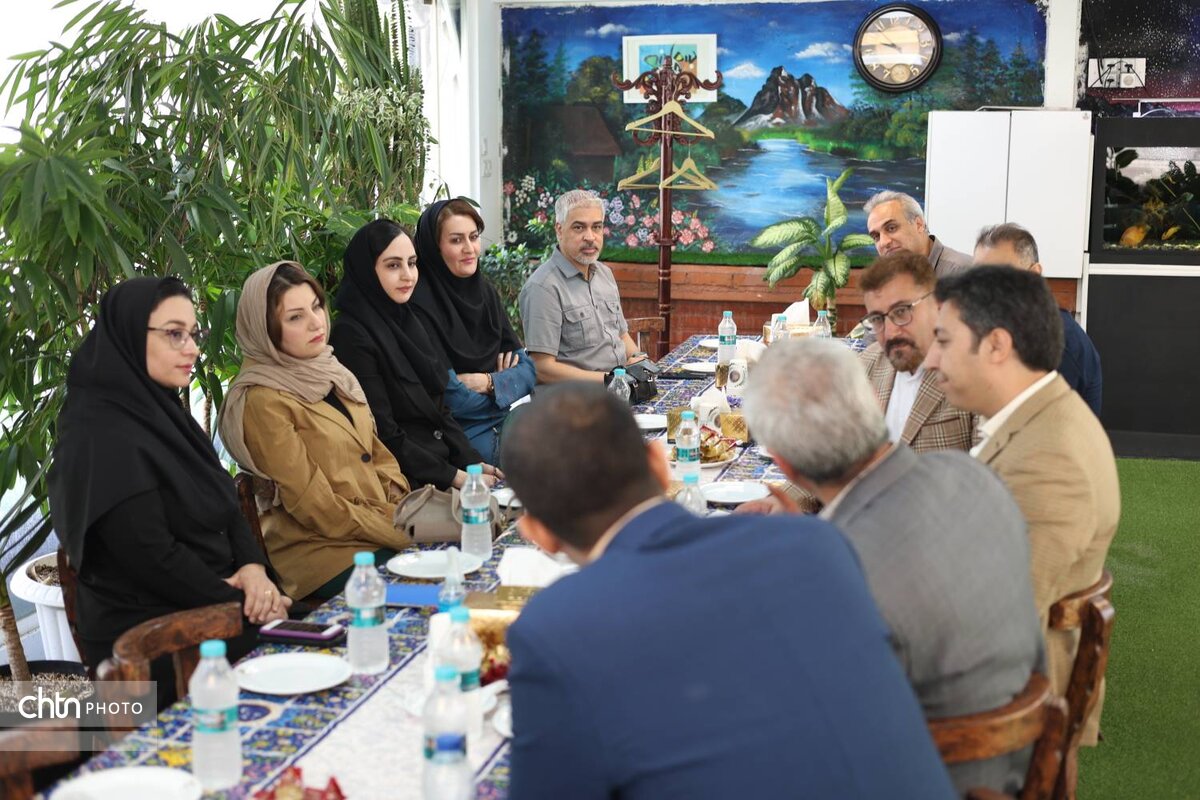 آغاز به کار رسمی انجمن علمی هنرهای تجسمی خوزستان آغاز به کار رسمی انجمن علمی هنرهای تجسمی خوزستان