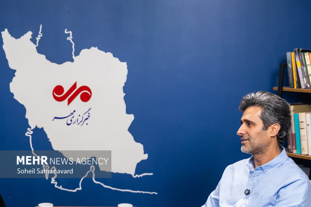 نگاه متفاوت «قارایی» به مهاجرت؛ جوانان تاریخ کشور را درست بشناسند نگاه متفاوت «قارایی» به مهاجرت؛ جوانان تاریخ کشور را درست بشناسند