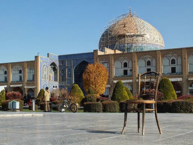 گنبد شیخ لطفالله پیش از بارشها به مرحله نصب کاشی رسید گنبد شیخ لطفالله پیش از بارشها به مرحله نصب کاشی رسید